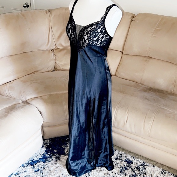 VINTAGE VICTORIA’S SECRET Sheer Lace Night Gown - Picture 3 of 7